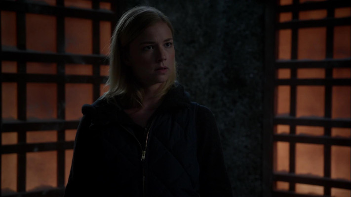 Emily VanCamp - Revenge (2012) 2x03 &#039;Confidence&#039;