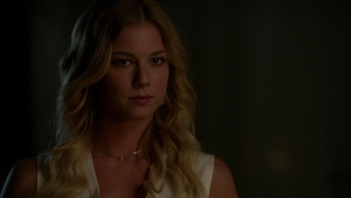Emily VanCamp - Revenge (2012) 2x03 &#039;Confidence&#039;