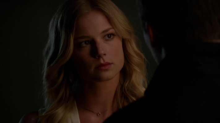 Emily VanCamp - Revenge (2012) 2x03 &#039;Confidence&#039;