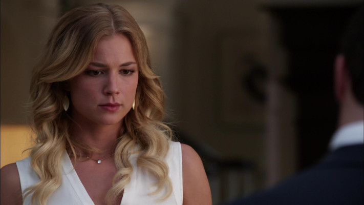 Emily VanCamp - Revenge (2012) 2x03 &#039;Confidence&#039;