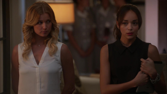 Emily VanCamp - Revenge (2012) 2x03 &#039;Confidence&#039;