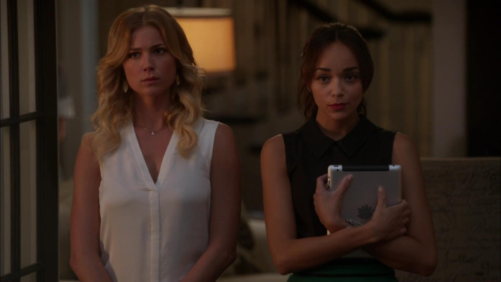 Emily VanCamp - Revenge (2012) 2x03 &#039;Confidence&#039;