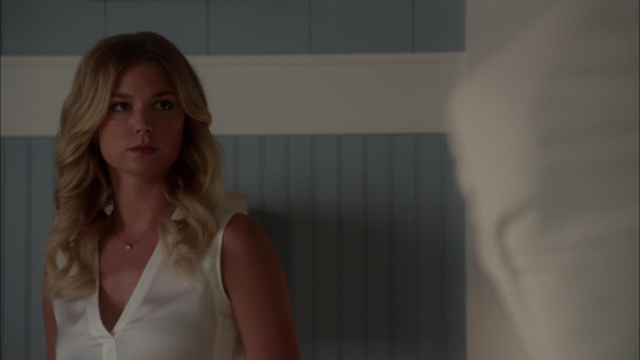 Emily VanCamp - Revenge (2012) 2x03 &#039;Confidence&#039;
