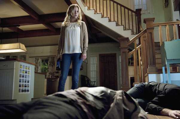 Emily VanCamp - Revenge (2012) 2x03 &#039;Confidence&#039;