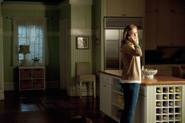 Emily VanCamp - Revenge (2012) 2x03 &#039;Confidence&#039;