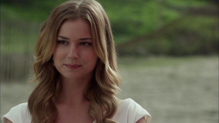 Emily VanCamp - Revenge (2013) 2x13 &#039;Union&#039;