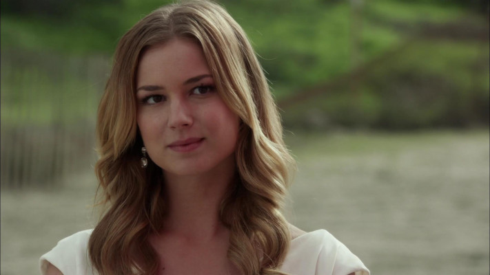 Emily VanCamp - Revenge (2013) 2x13 &#039;Union&#039;