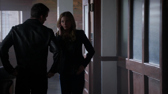 Emily VanCamp - Revenge (2013) 2x13 &#039;Union&#039;