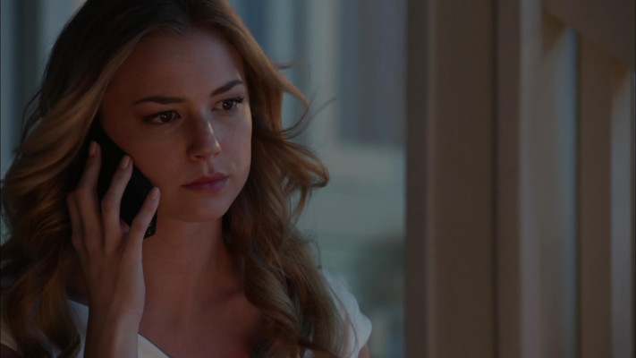 Emily VanCamp - Revenge (2013) 2x13 &#039;Union&#039;
