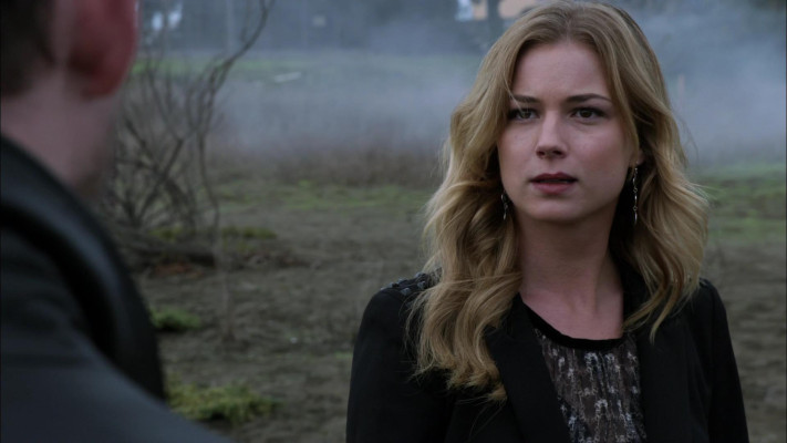 Emily VanCamp - Revenge (2013) 2x13 &#039;Union&#039;