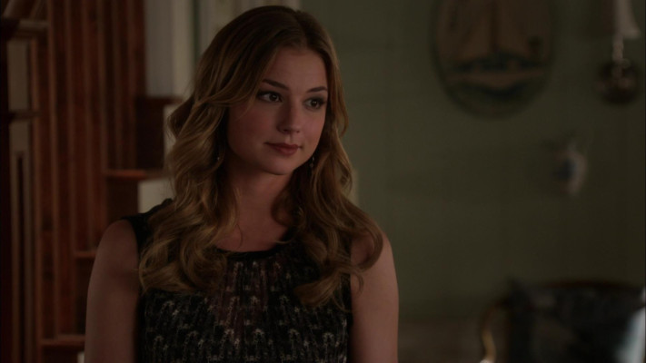 Emily VanCamp - Revenge (2013) 2x13 &#039;Union&#039;