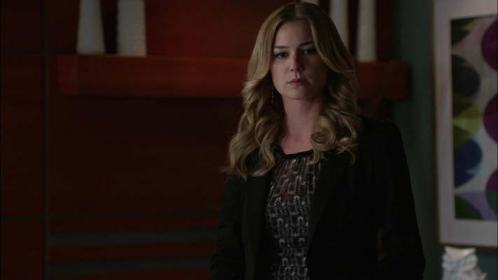 Emily VanCamp - Revenge (2013) 2x13 &#039;Union&#039;