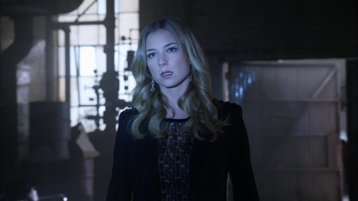 Emily VanCamp - Revenge (2013) 2x13 &#039;Union&#039;