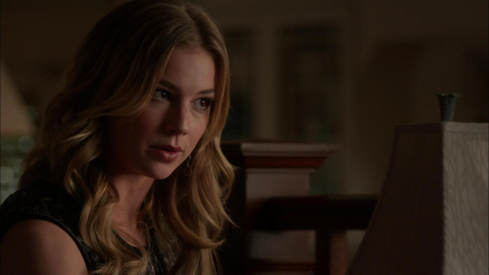 Emily VanCamp - Revenge (2013) 2x13 &#039;Union&#039;