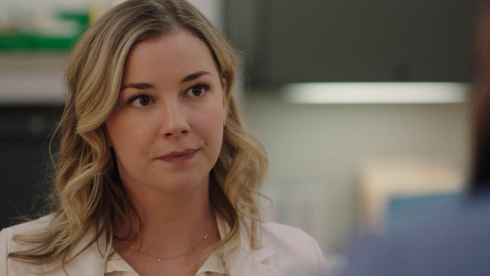 Emily VanCamp - The Resident (2019) 2x17 &#039;Betrayal&#039;