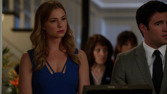 Emily VanCamp - Revenge (2013) 2x19 &#039;Identity&#039;