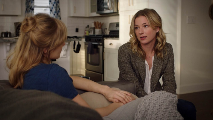 Emily VanCamp - The Resident (2019) 2x20 &#039;If Not Now, When&#039;