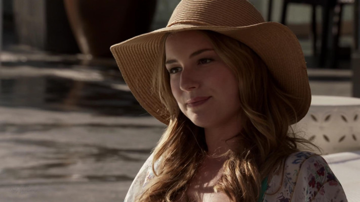 Emily VanCamp - Revenge (2013) 3x01 &#039;Fear&#039;
