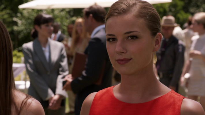 Emily VanCamp - Revenge (2013) 3x01 &#039;Fear&#039;