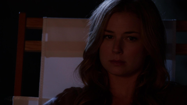 Emily VanCamp - Revenge (2013) 3x01 &#039;Fear&#039;