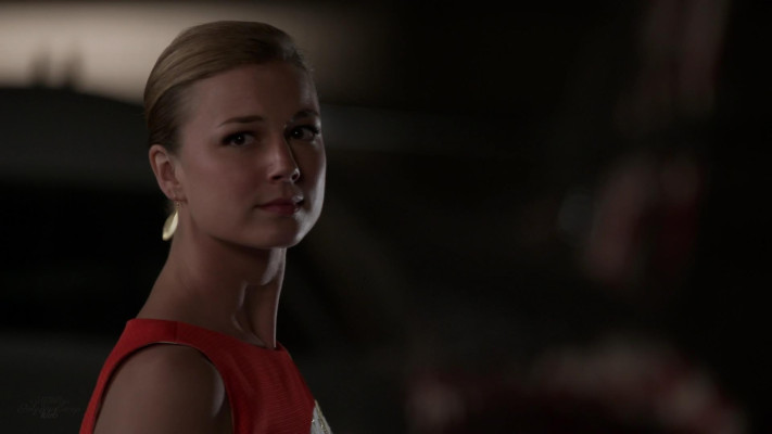 Emily VanCamp - Revenge (2013) 3x01 &#039;Fear&#039;
