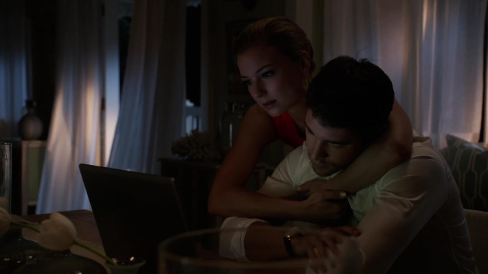 Emily VanCamp - Revenge (2013) 3x01 &#039;Fear&#039;