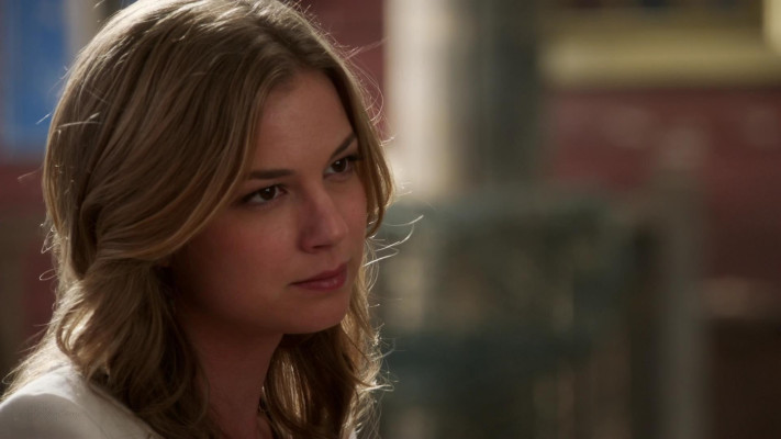 Emily VanCamp - Revenge (2013) 3x01 &#039;Fear&#039;