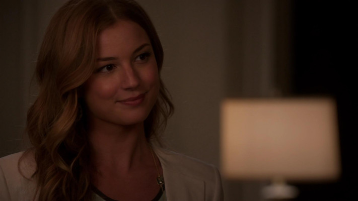 Emily VanCamp - Revenge (2013) 3x01 &#039;Fear&#039;