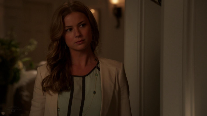 Emily VanCamp - Revenge (2013) 3x01 &#039;Fear&#039;