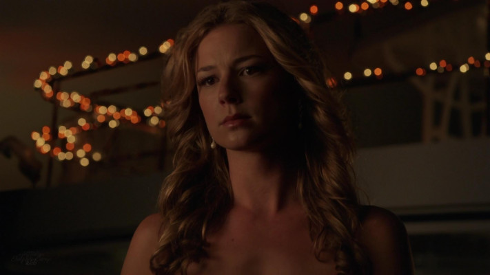 Emily VanCamp - Revenge (2013) 3x01 &#039;Fear&#039;