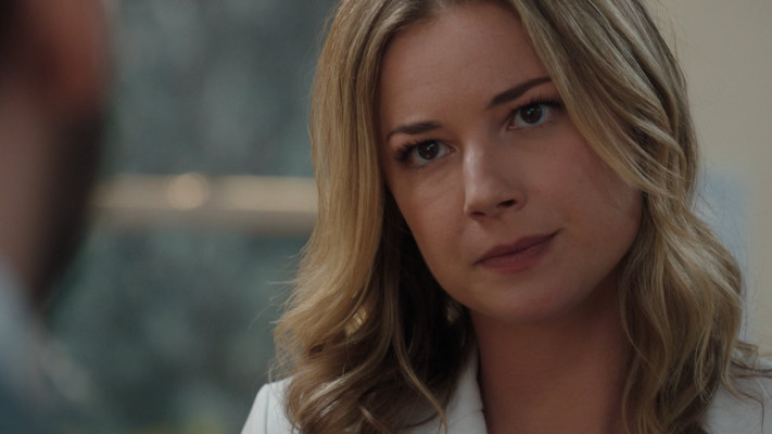 Emily VanCamp - The Resident (2019) 3x02 &#039;Flesh of My Flesh&#039;