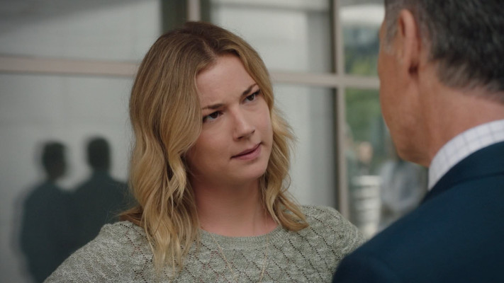 Emily VanCamp - The Resident (2019) 3x02 &#039;Flesh of My Flesh&#039;