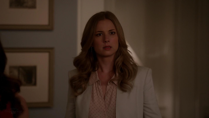 Emily VanCamp - Revenge (2013) 3x09 &#039;Surrender&#039;