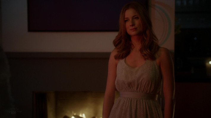 Emily VanCamp - Revenge (2013) 3x09 &#039;Surrender&#039;