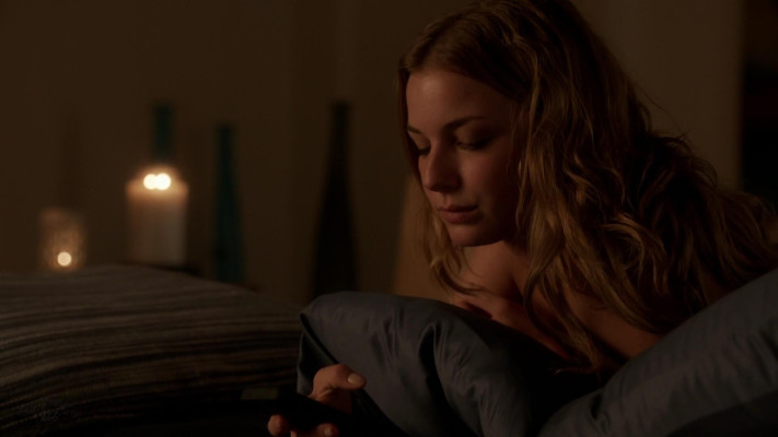Emily VanCamp - Revenge (2013) 3x09 &#039;Surrender&#039;