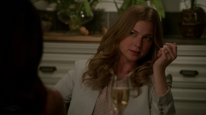 Emily VanCamp - Revenge (2013) 3x09 &#039;Surrender&#039;