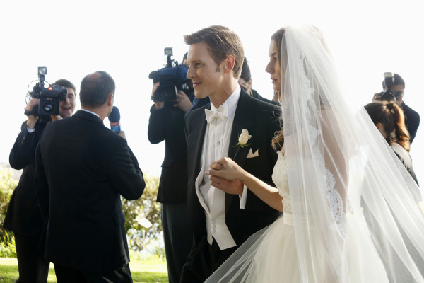 Emily VanCamp - Revenge (2013) 3x10 &#039;Exodus&#039; On Set in Palos Verdes, LA 10/29/13