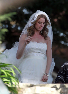 Emily VanCamp - Revenge (2013) 3x10 &#039;Exodus&#039; On Set in Palos Verdes, LA 10/29/13
