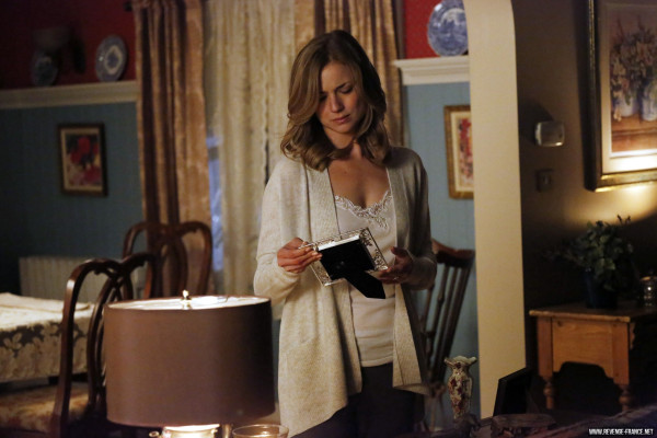 Emily VanCamp - Revenge (2014) 3x18 &#039;Blood&#039;