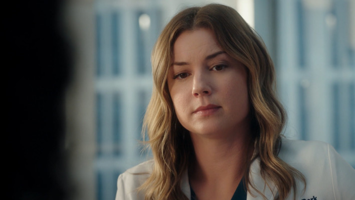 Emily VanCamp - The Resident (2020) 3x20 &#039;Burn it All Down&#039;