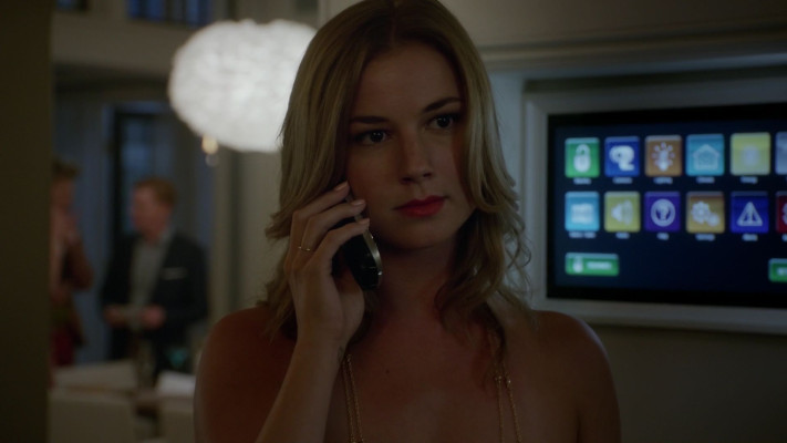 Emily VanCamp - Revenge (2014) 4x01 &#039;Renaissance&#039;