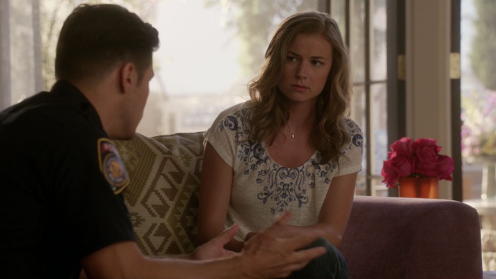 Emily VanCamp - Revenge (2014) 4x01 &#039;Renaissance&#039;