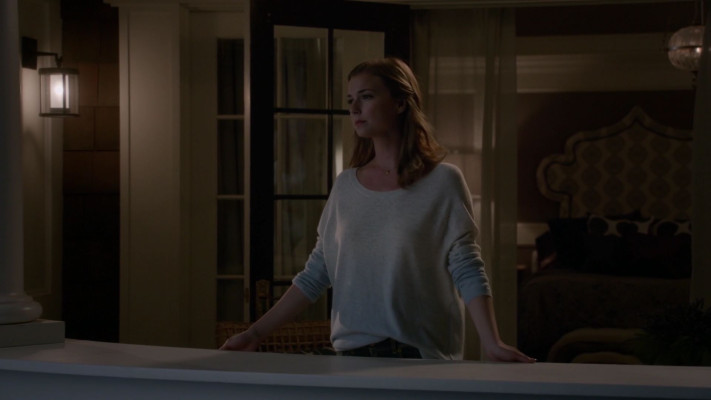 Emily VanCamp - Revenge (2014) 4x01 &#039;Renaissance&#039;