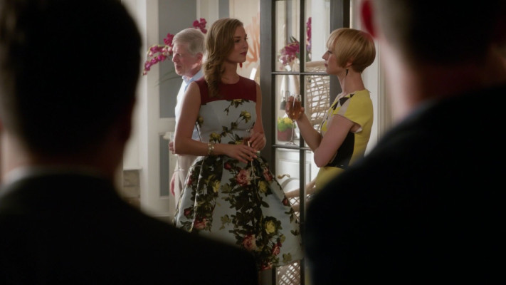 Emily VanCamp - Revenge (2014) 4x01 &#039;Renaissance&#039;