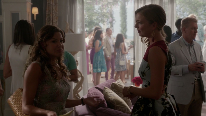 Emily VanCamp - Revenge (2014) 4x01 &#039;Renaissance&#039;