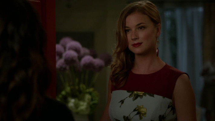Emily VanCamp - Revenge (2014) 4x01 &#039;Renaissance&#039;