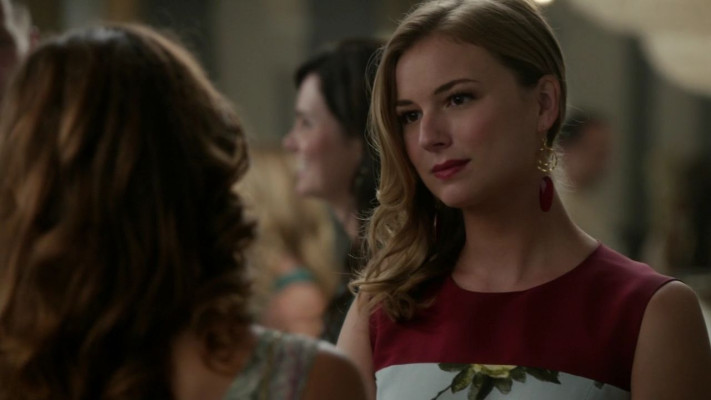 Emily VanCamp - Revenge (2014) 4x01 &#039;Renaissance&#039;