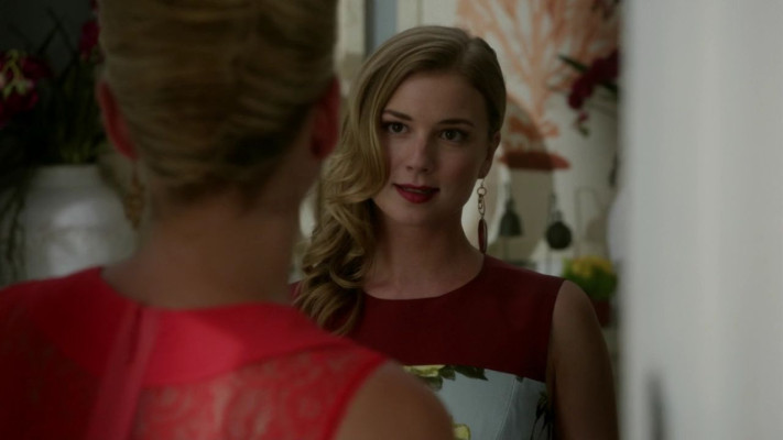 Emily VanCamp - Revenge (2014) 4x01 &#039;Renaissance&#039;
