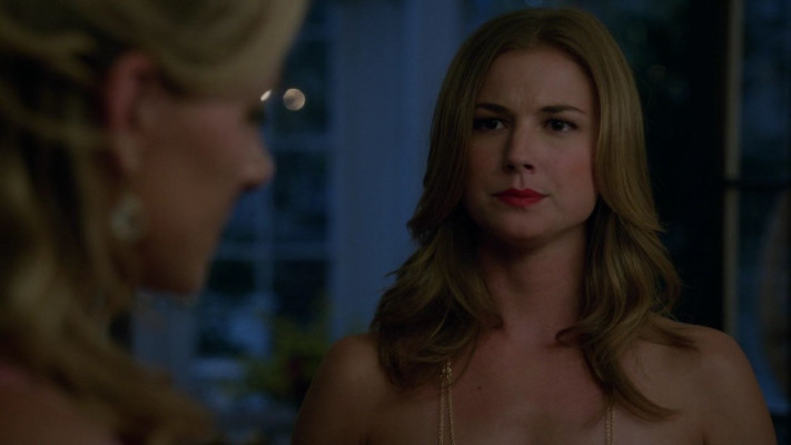 Emily VanCamp - Revenge (2014) 4x01 &#039;Renaissance&#039;