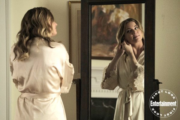 Emily VanCamp - The Resident (2021) Season 4 Episode 1